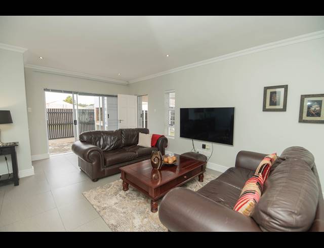 3 BEDROOM HOUSE FOR SALE IN WESTBROOK